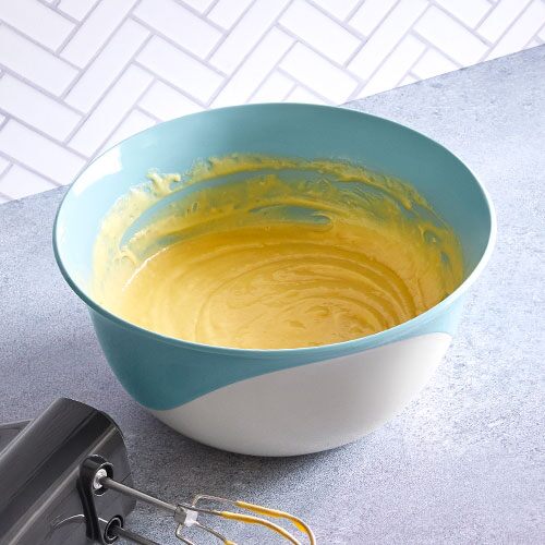 4-qt (3.8-L) Plastic Mixing Bowl